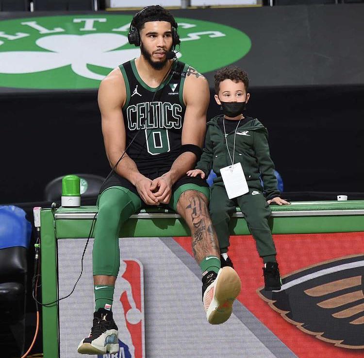 Jayson Tatum and his son : r/MadeMeSmile