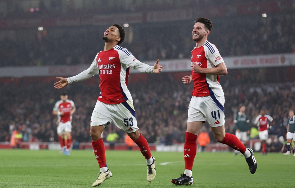 Arsenal, Liverpool show strength at English League Cup - 1